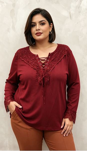 Immagine di PLUS SIZE LACE UP TOP WITH LACE DETAIL & SOFT QUALITY FABRIC